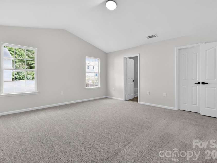 3212 Osceola Lane, Charlotte, NC 28269.  MLS# CAR4378007, YatesRealty ID 20676. 