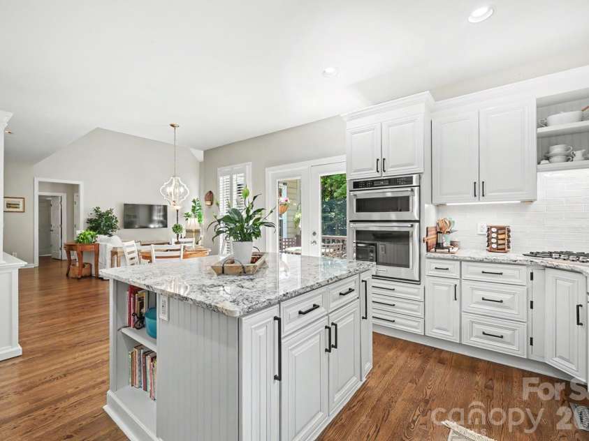 1218 Gateshead Lane, Matthews, NC 28105.  MLS# CAR4379369, YatesRealty ID 20677. 