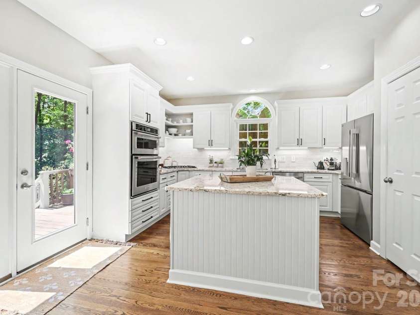 1218 Gateshead Lane, Matthews, NC 28105.  MLS# CAR4379369, YatesRealty ID 20677. 