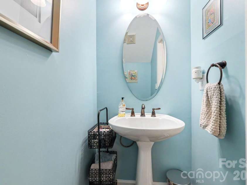 1218 Gateshead Lane, Matthews, NC 28105.  MLS# CAR4379369, YatesRealty ID 20677. 
