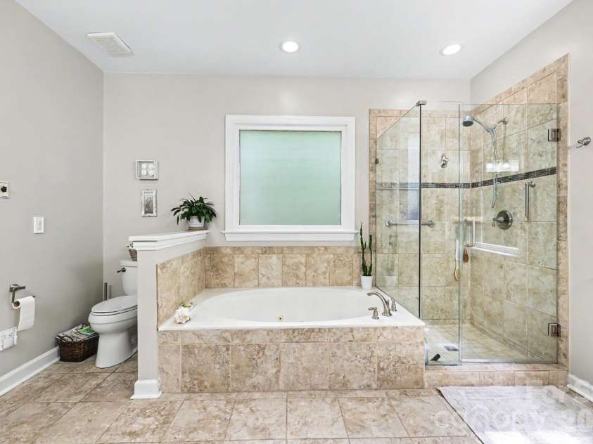 1218 Gateshead Lane, Matthews, NC 28105.  MLS# CAR4379369, YatesRealty ID 20677. 