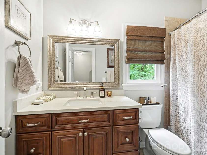 1218 Gateshead Lane, Matthews, NC 28105.  MLS# CAR4379369, YatesRealty ID 20677. 