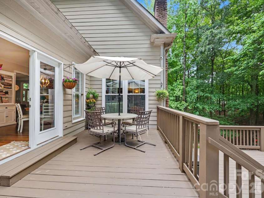 1218 Gateshead Lane, Matthews, NC 28105.  MLS# CAR4379369, YatesRealty ID 20677. 