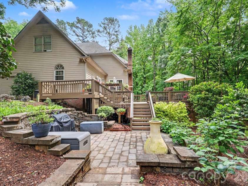 1218 Gateshead Lane, Matthews, NC 28105.  MLS# CAR4379369, YatesRealty ID 20677. 