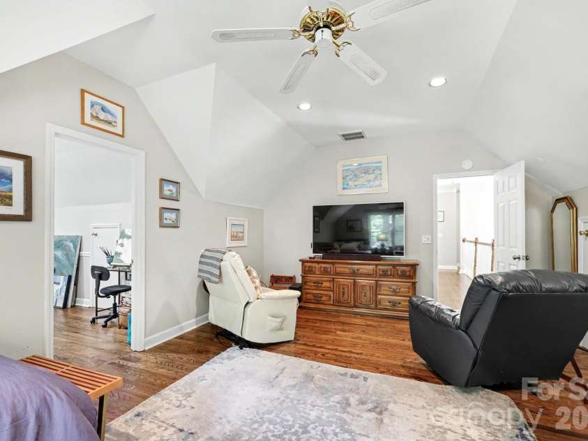 1218 Gateshead Lane, Matthews, NC 28105.  MLS# CAR4379369, YatesRealty ID 20677. 