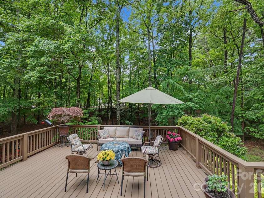 1218 Gateshead Lane, Matthews, NC 28105.  MLS# CAR4379369, YatesRealty ID 20677. 