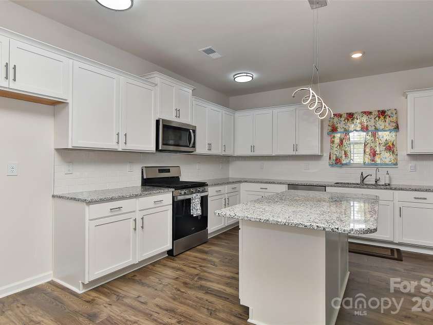 9505 Cotswood Place, Gastonia, NC 28056.  MLS# CAR4260674, YatesRealty ID 20677. 