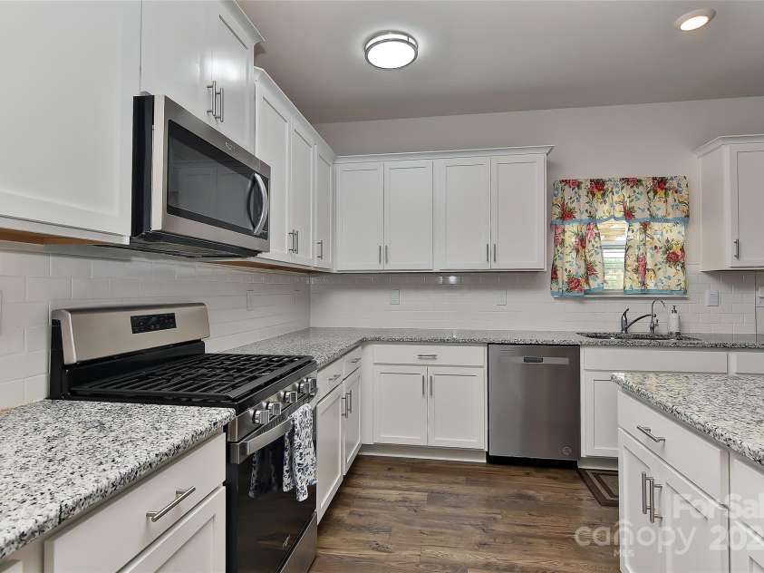 9505 Cotswood Place, Gastonia, NC 28056.  MLS# CAR4260674, YatesRealty ID 20677. 