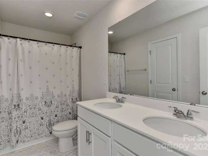 9505 Cotswood Place, Gastonia, NC 28056.  MLS# CAR4260674, YatesRealty ID 20677. 