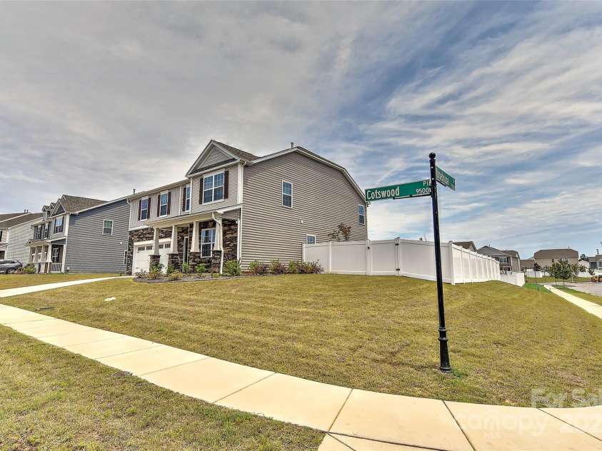 9505 Cotswood Place, Gastonia, NC 28056.  MLS# CAR4260674, YatesRealty ID 20677. 
