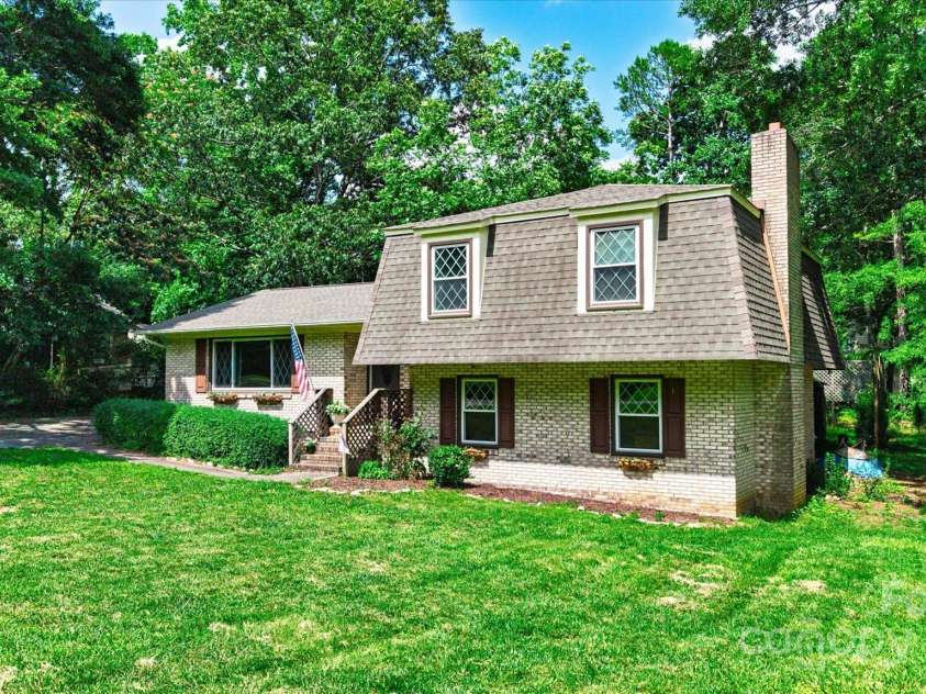 121 Pelham Lane, Fort Mill, SC 29715.  MLS# CAR4272081, YatesRealty ID 20678. 