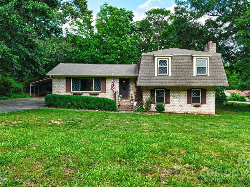 121 Pelham Lane, Fort Mill, SC 29715.  MLS# CAR4272081, YatesRealty ID 20678. 