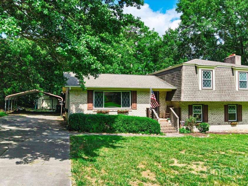 121 Pelham Lane, Fort Mill, SC 29715.  MLS# CAR4272081, YatesRealty ID 20678. 