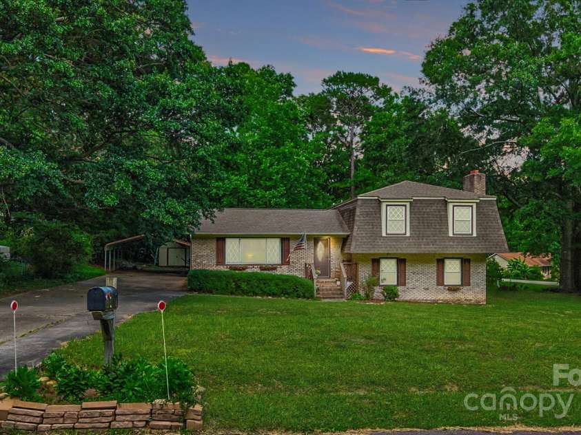 121 Pelham Lane, Fort Mill, SC 29715.  MLS# CAR4272081, YatesRealty ID 20678. 