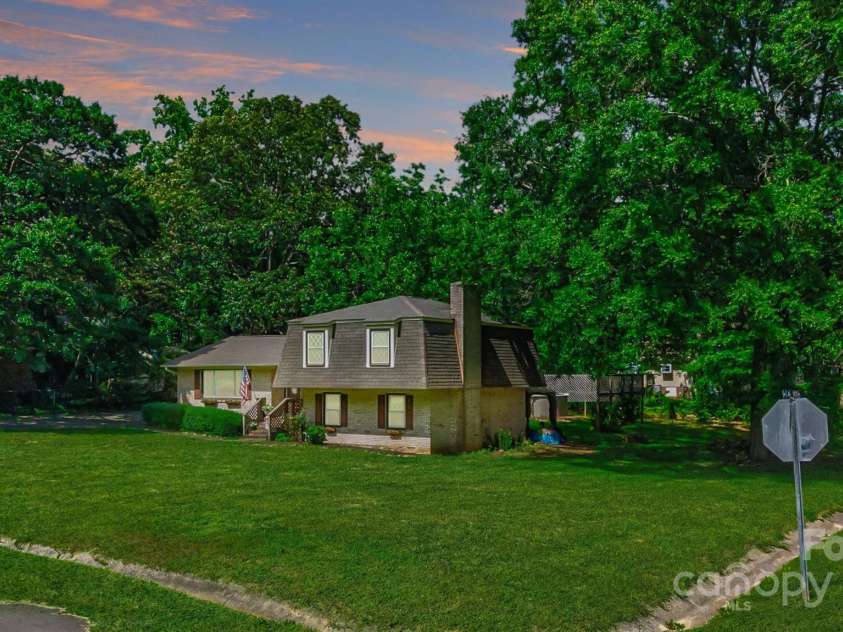 121 Pelham Lane, Fort Mill, SC 29715.  MLS# CAR4272081, YatesRealty ID 20678. 