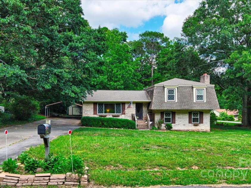 121 Pelham Lane, Fort Mill, SC 29715.  MLS# CAR4272081, YatesRealty ID 20678. 