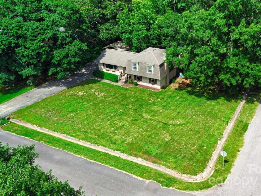 121 Pelham Lane, Fort Mill, SC 29715.  MLS# CAR4272081, YatesRealty ID 20678. 