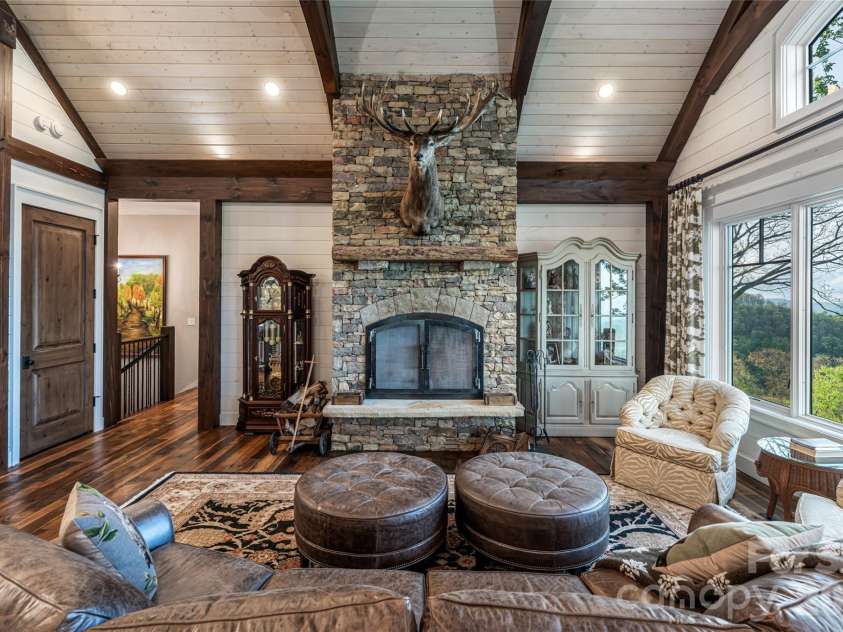376 Wandering Trail, Waynesville, NC 28785.  MLS# CAR4376234, YatesRealty ID 20678. 