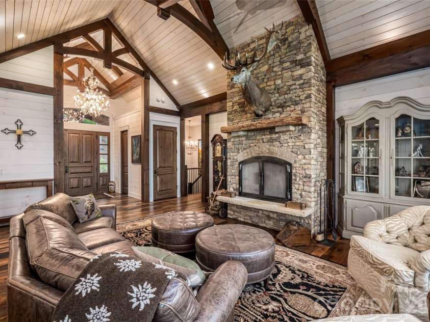376 Wandering Trail, Waynesville, NC 28785.  MLS# CAR4376234, YatesRealty ID 20678. 
