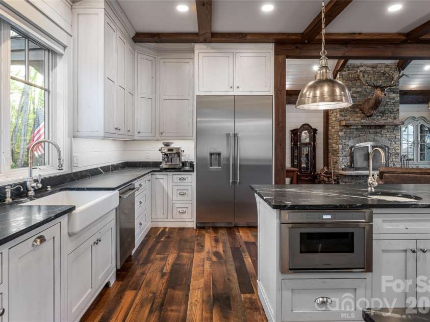 376 Wandering Trail, Waynesville, NC 28785.  MLS# CAR4376234, YatesRealty ID 20678. 