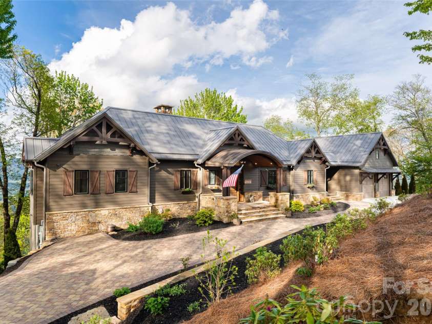 376 Wandering Trail, Waynesville, NC 28785.  MLS# CAR4376234, YatesRealty ID 20678. 