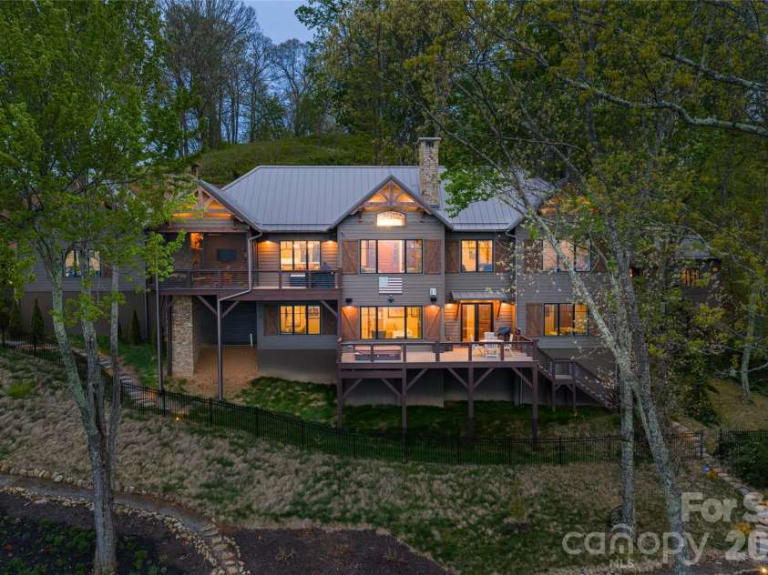 376 Wandering Trail, Waynesville, NC 28785.  MLS# CAR4376234, YatesRealty ID 20678. 