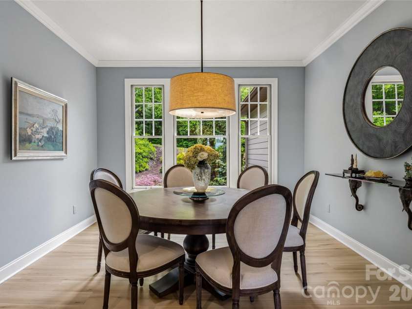 135 Crossvine Trail, Hendersonville, NC 28739.  MLS# CAR4366432, YatesRealty ID 20679. 
