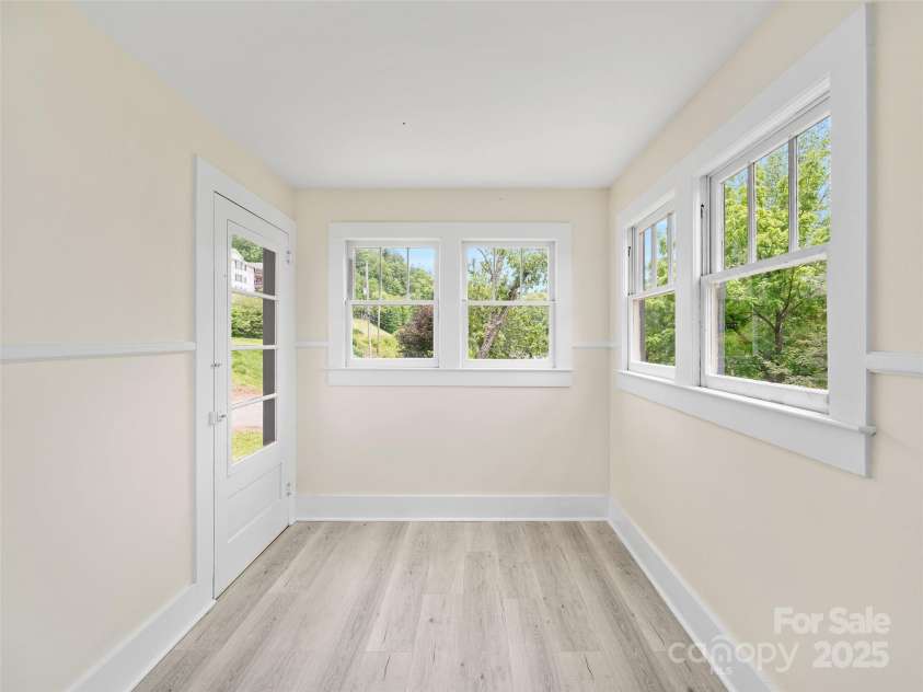 418 Mitchell Avenue, Bakersville, NC 28705.  MLS# CAR4272368, YatesRealty ID 20679. 