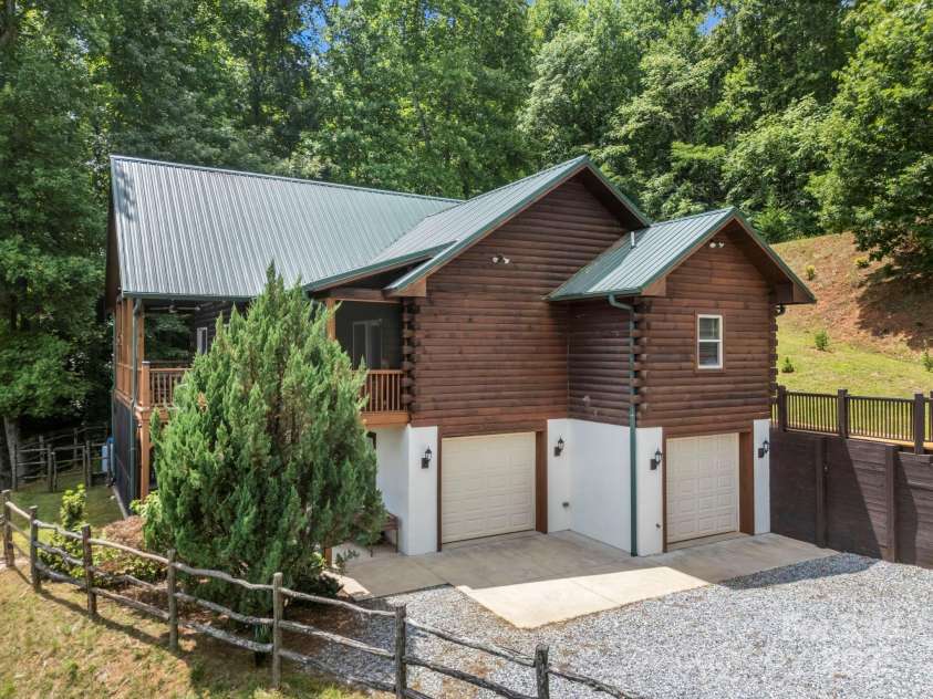 537 Summit Parkway, Bostic, NC 28018.  MLS# CAR4286175, YatesRealty ID 2068. 