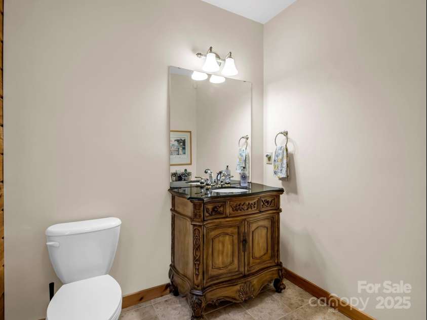 537 Summit Parkway, Bostic, NC 28018.  MLS# CAR4286175, YatesRealty ID 2068. Full Guest Bathroom