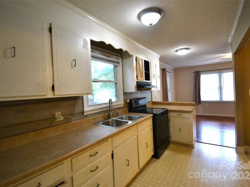 416 Union Street, Marshville, NC 28103.  MLS# CAR4272461, YatesRealty ID 20680. 