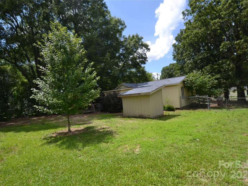 416 Union Street, Marshville, NC 28103.  MLS# CAR4272461, YatesRealty ID 20680. 