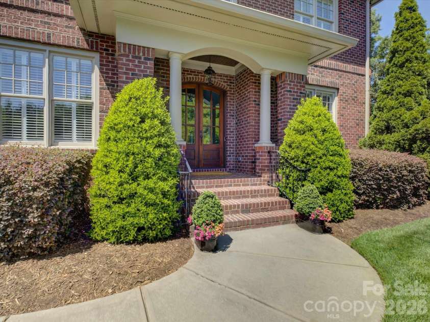 5060 Carmel Road, Charlotte, NC 28226.  MLS# CAR4363651, YatesRealty ID 20681. Front Entry