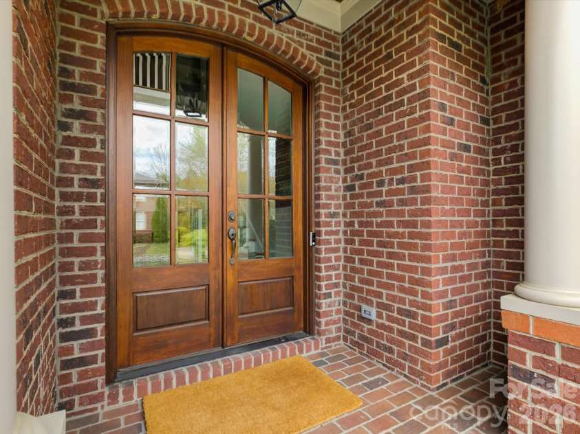 5060 Carmel Road, Charlotte, NC 28226.  MLS# CAR4363651, YatesRealty ID 20681. Front Entry