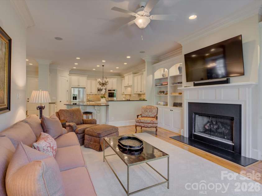 5060 Carmel Road, Charlotte, NC 28226.  MLS# CAR4363651, YatesRealty ID 20681. Living Room
