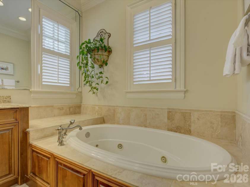 5060 Carmel Road, Charlotte, NC 28226.  MLS# CAR4363651, YatesRealty ID 20681. Primary Bathroom