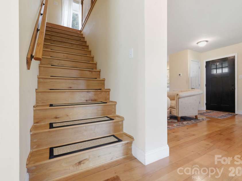 11 Carolina Corner Drive, Black Mountain, NC 28711.  MLS# CAR4359363, YatesRealty ID 20682. 