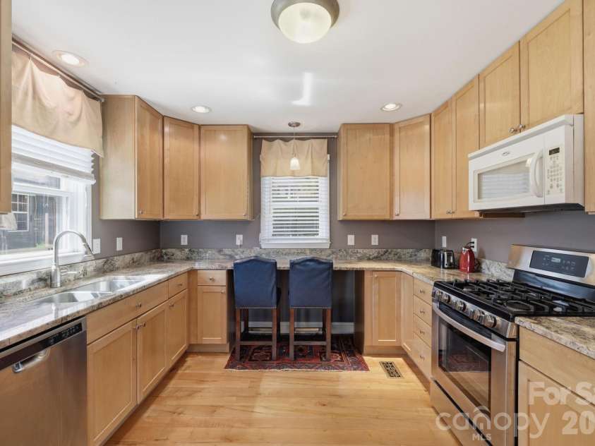 11 Carolina Corner Drive, Black Mountain, NC 28711.  MLS# CAR4359363, YatesRealty ID 20682. Kitchen