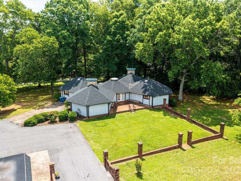 4275 Herman Sipe Road, Conover, NC 28613.  MLS# CAR4270261, YatesRealty ID 20682. 