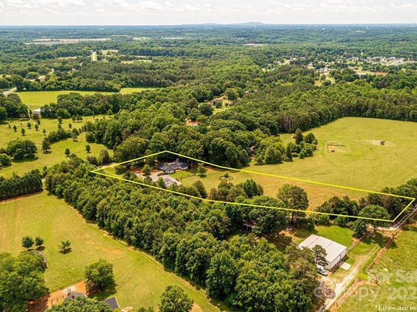 4275 Herman Sipe Road, Conover, NC 28613.  MLS# CAR4270261, YatesRealty ID 20682. 