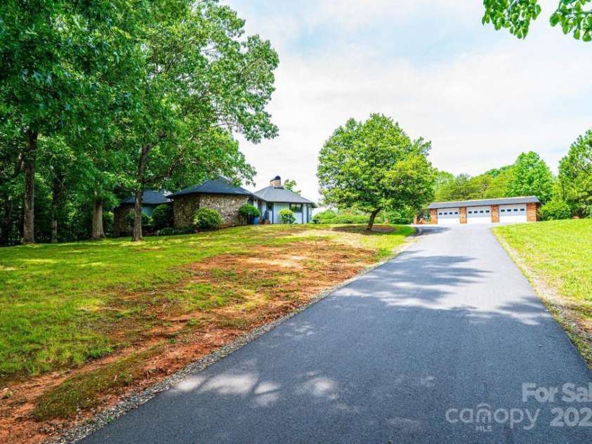 4275 Herman Sipe Road, Conover, NC 28613.  MLS# CAR4270261, YatesRealty ID 20682. 