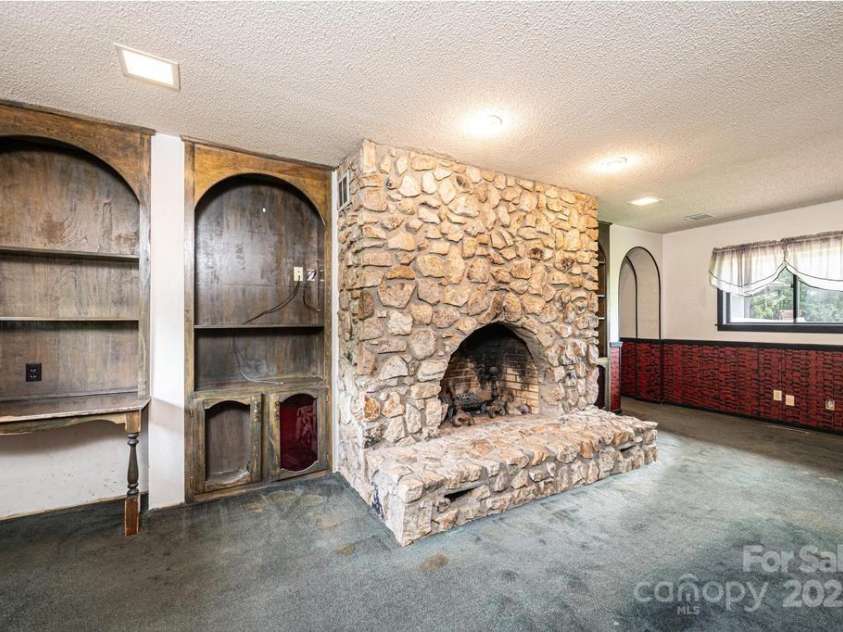 4275 Herman Sipe Road, Conover, NC 28613.  MLS# CAR4270261, YatesRealty ID 20682. 