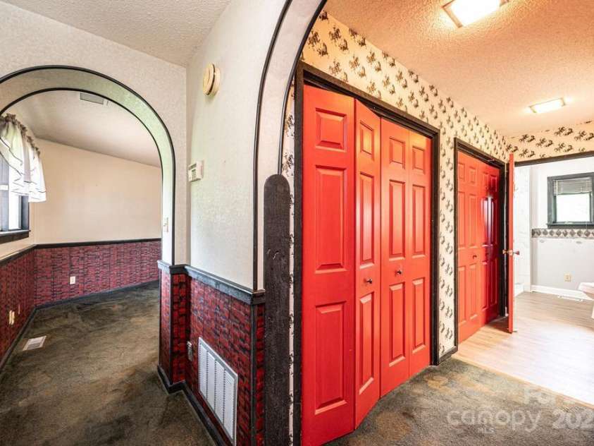 4275 Herman Sipe Road, Conover, NC 28613.  MLS# CAR4270261, YatesRealty ID 20682. 