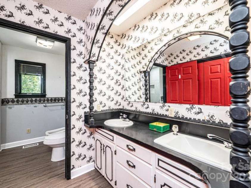 4275 Herman Sipe Road, Conover, NC 28613.  MLS# CAR4270261, YatesRealty ID 20682. 