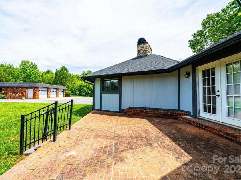 4275 Herman Sipe Road, Conover, NC 28613.  MLS# CAR4270261, YatesRealty ID 20682. 