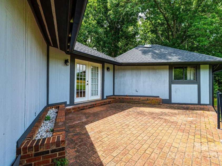 4275 Herman Sipe Road, Conover, NC 28613.  MLS# CAR4270261, YatesRealty ID 20682. 