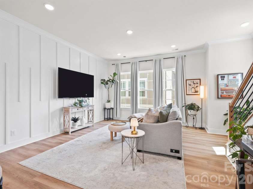 3225 Zenith Lane, Charlotte, NC 28205.  MLS# CAR4361849, YatesRealty ID 20683. Tons of natural light