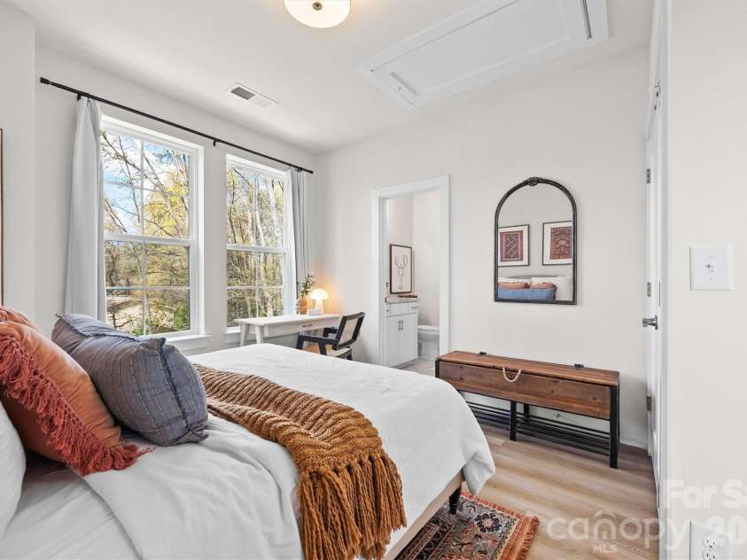 3225 Zenith Lane, Charlotte, NC 28205.  MLS# CAR4361849, YatesRealty ID 20683. Upper level guest bedroom 2