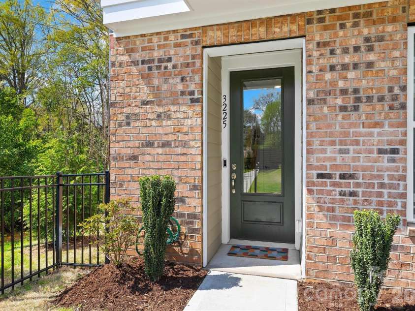 3225 Zenith Lane, Charlotte, NC 28205.  MLS# CAR4361849, YatesRealty ID 20683. Welcome home!