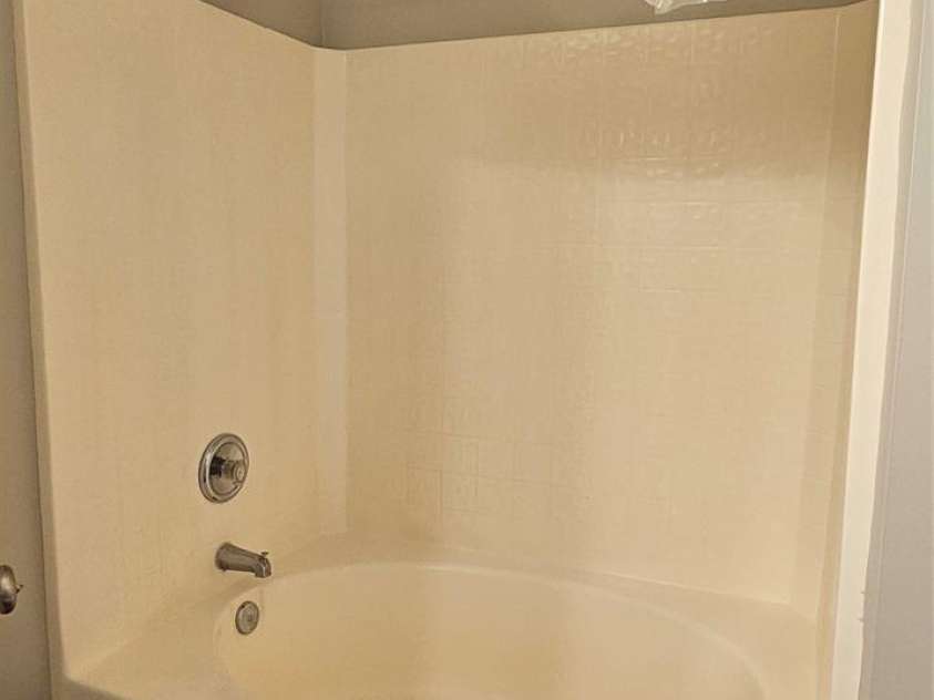 3549 Calpella Court, Charlotte, NC 28262.  MLS# CAR4272982, YatesRealty ID 20683. Primary bath